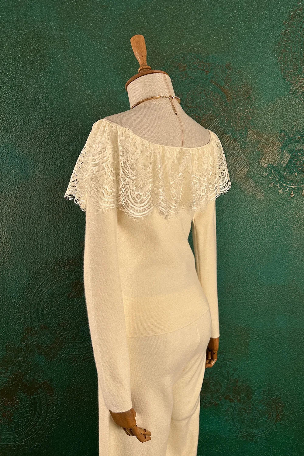 Omzu Açık Triko Takım