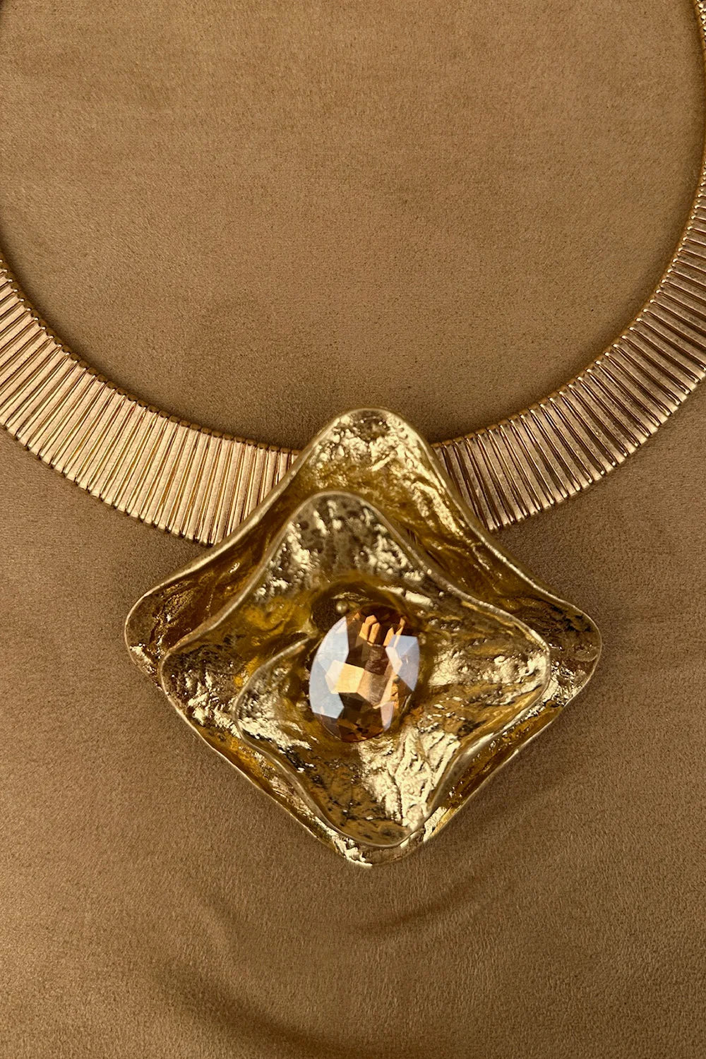 Taş Detaylı Kalın Zincirli Kolye