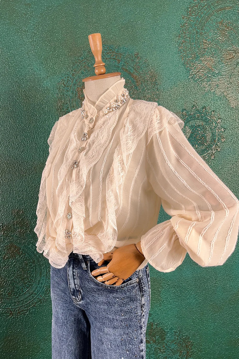 Taş İşlemeli Şık Gömlek