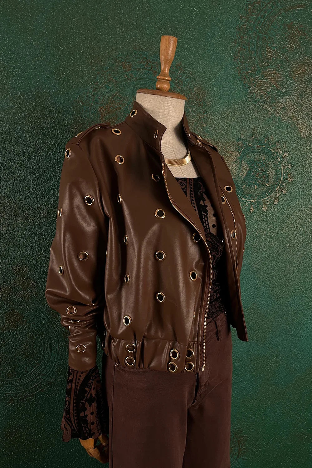 Halka Detaylı Deri Ceket