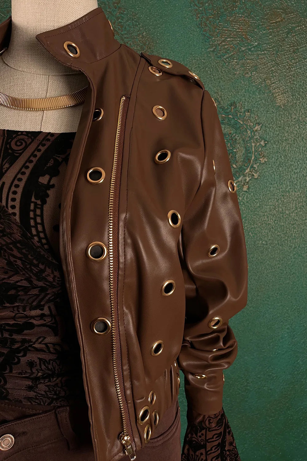 Halka Detaylı Deri Ceket