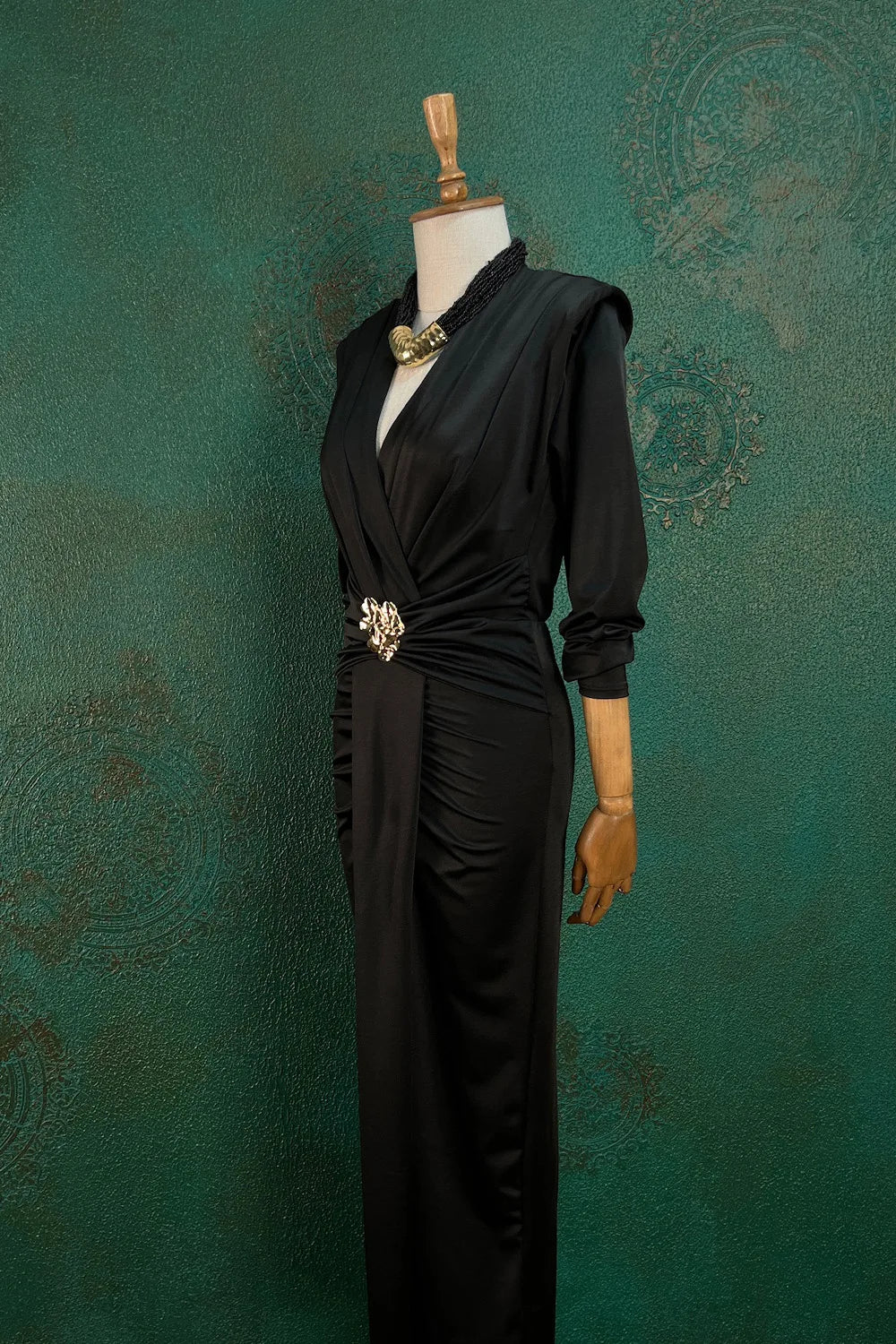 Aksesuar Detaylı Uzun Elbise