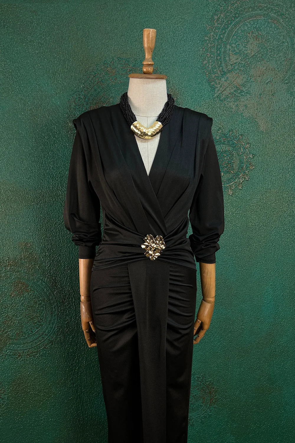 Aksesuar Detaylı Uzun Elbise