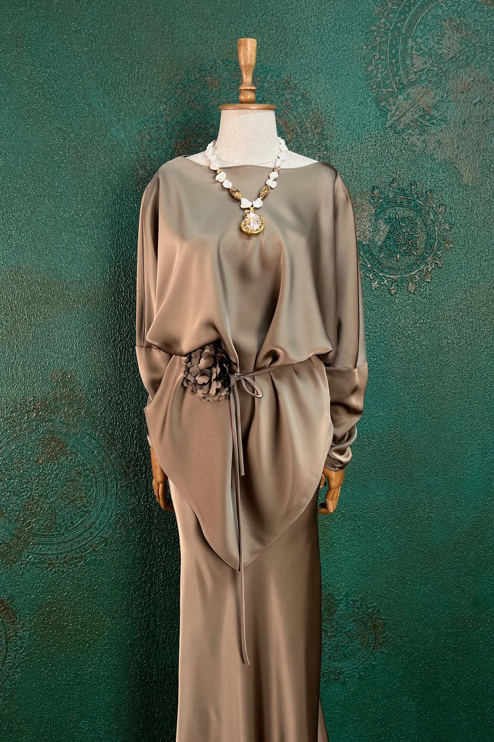 Kayık Yakalı Saten Etek Takım