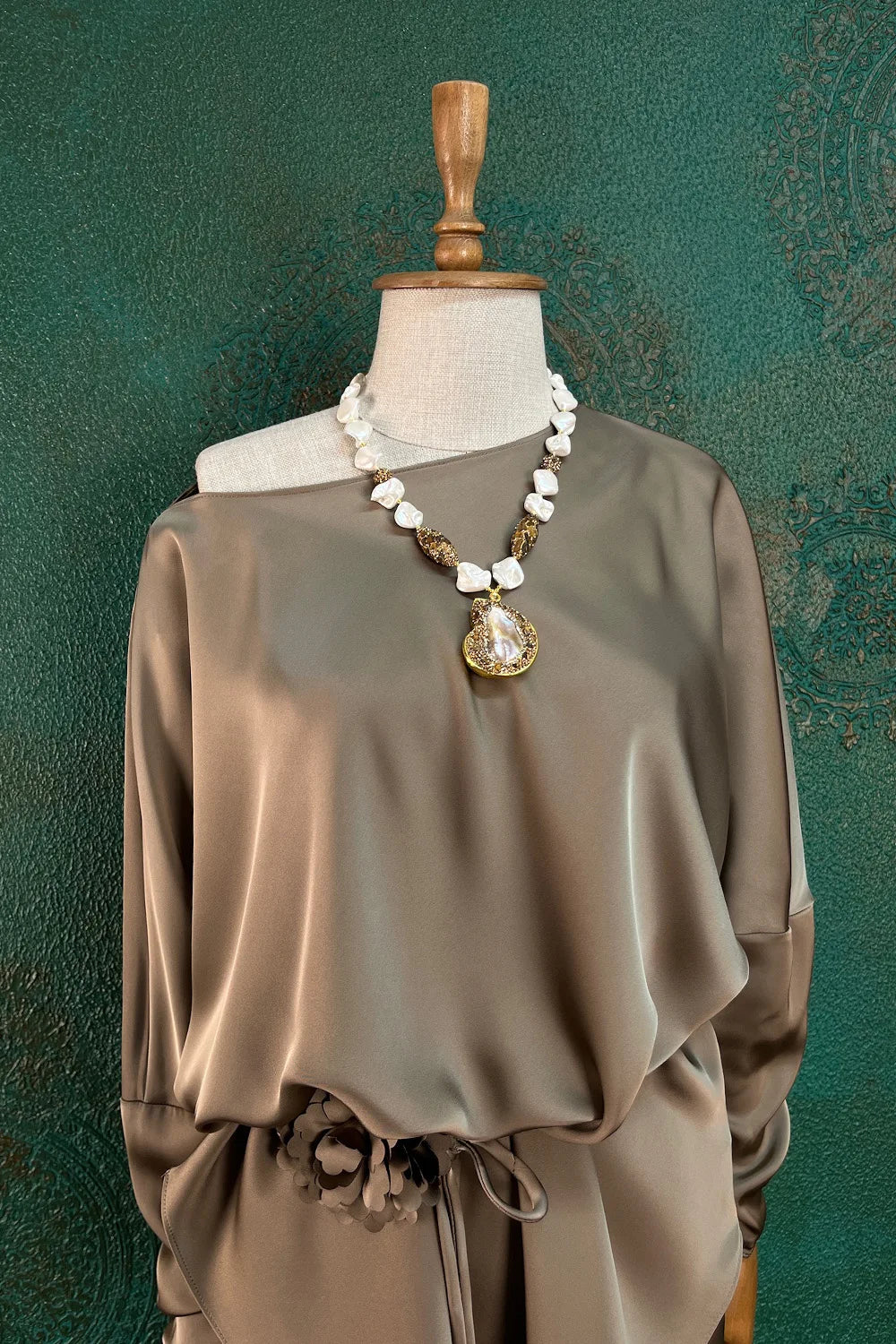 Kayık Yakalı Saten Etek Takım