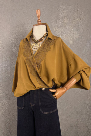 Hardal sarısı dantelli kruvaze gömlek, kadın, oversize kesim, dantel yaka detaylı, önden görünüm