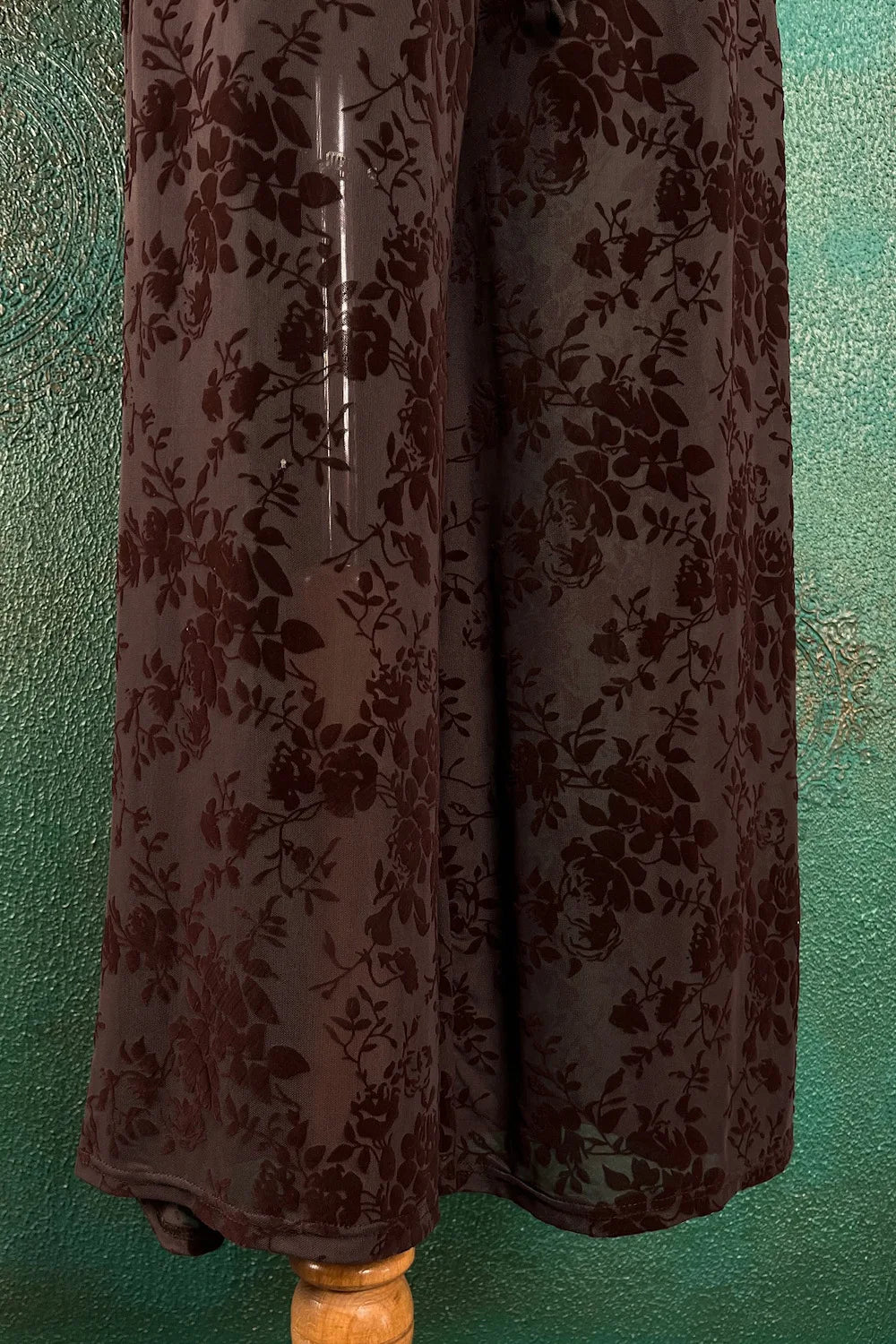 Kadife Çiçek Detaylı Pantolon Takım