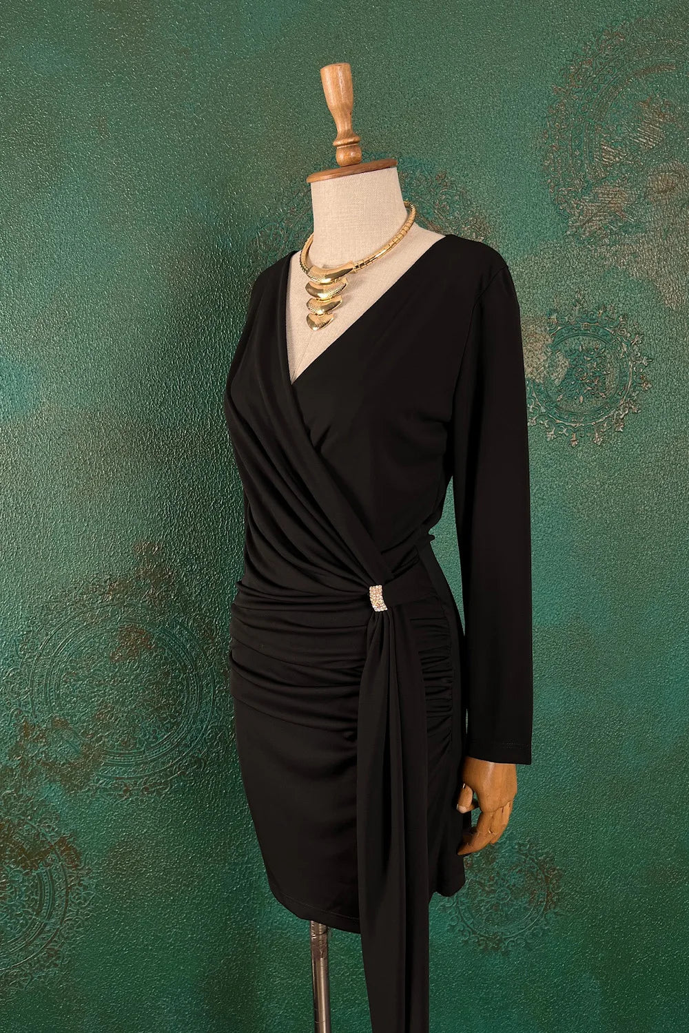 Aksesuar Detaylı Mini Elbise