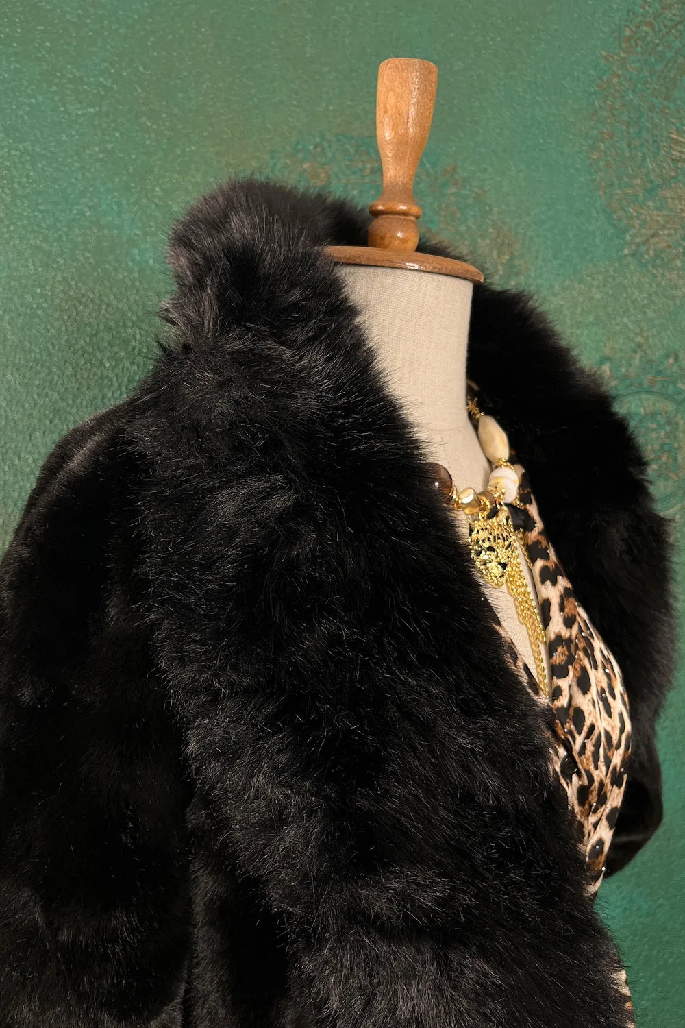 Kemer Detaylı Kürk Kaban