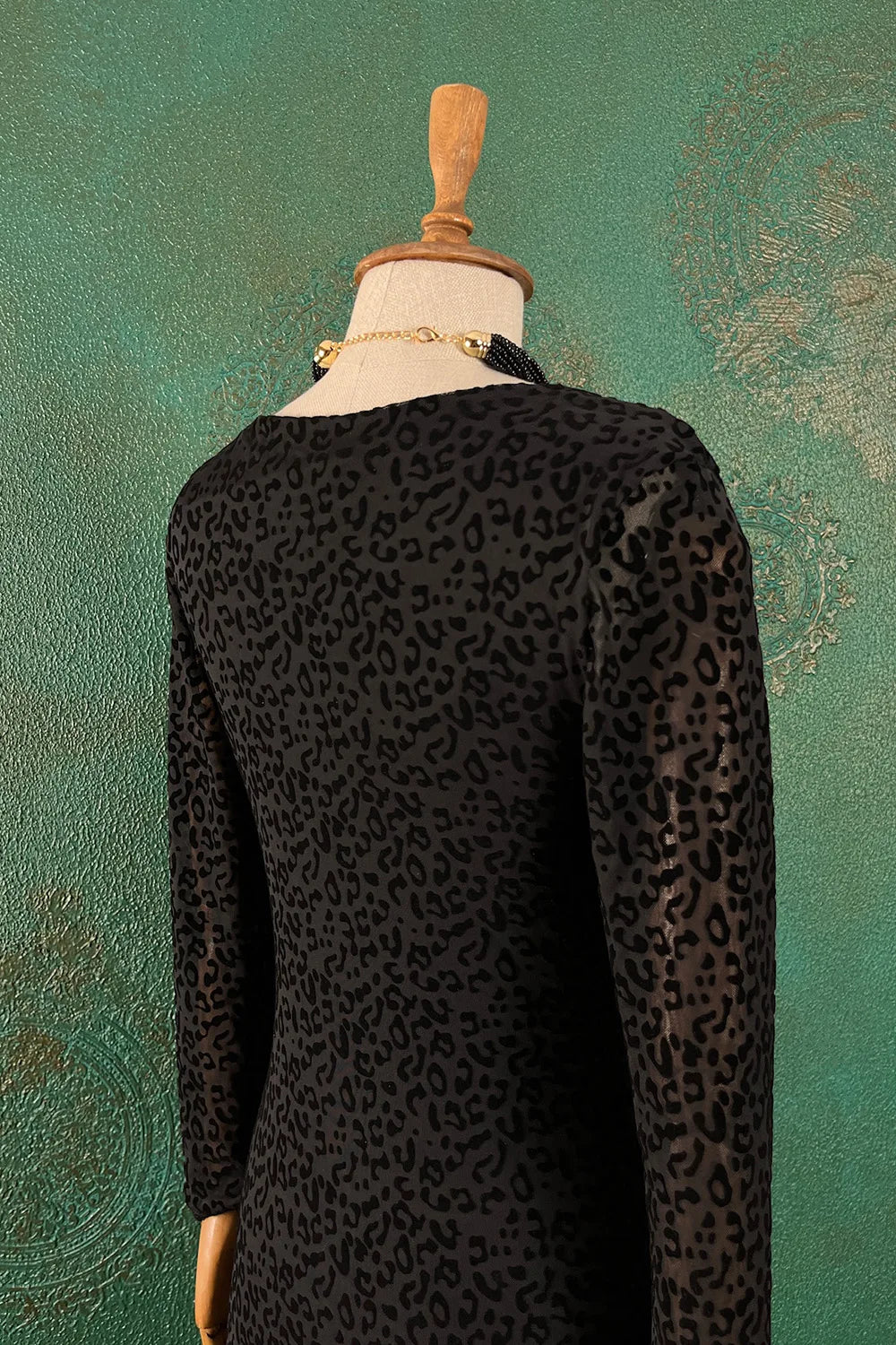 Kadife Leopar Desenli Midi Elbise