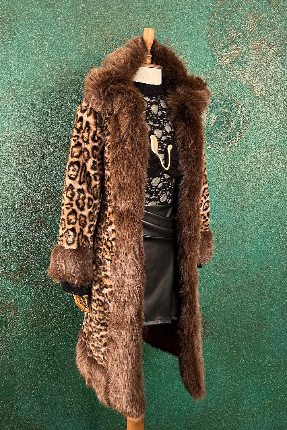 Leopar Desenli Uzun Kürk