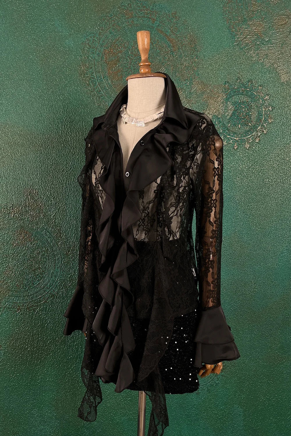 Saten Detaylı Dantel Gömlek