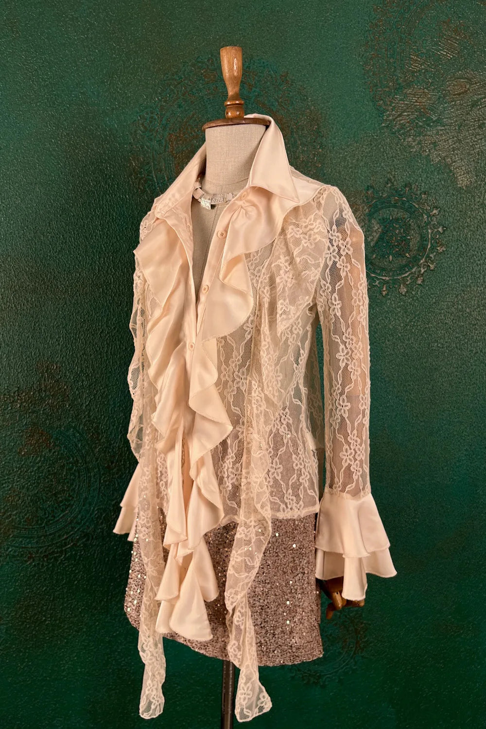 Saten Detaylı Dantel Gömlek