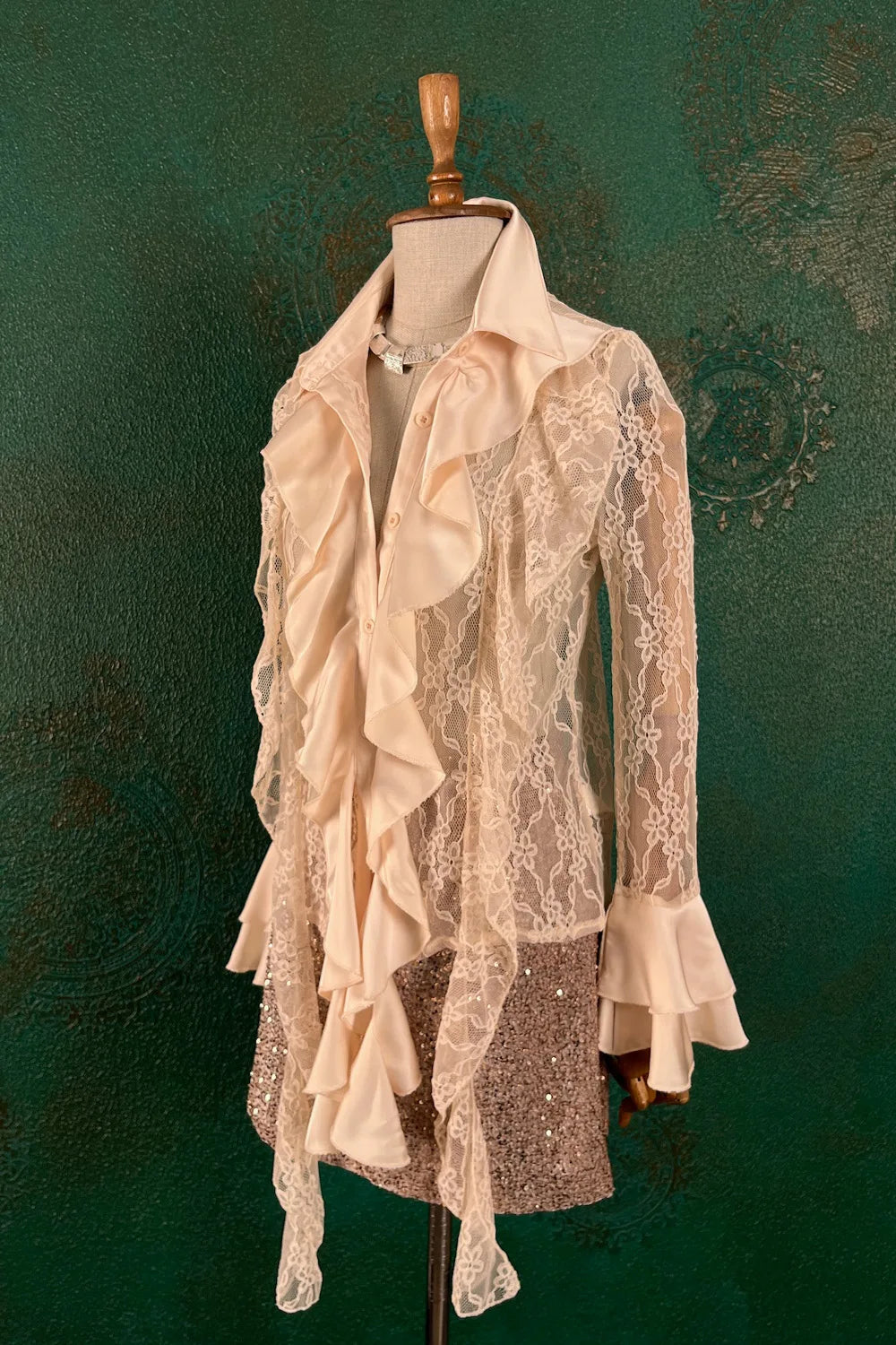 Saten Detaylı Dantel Gömlek