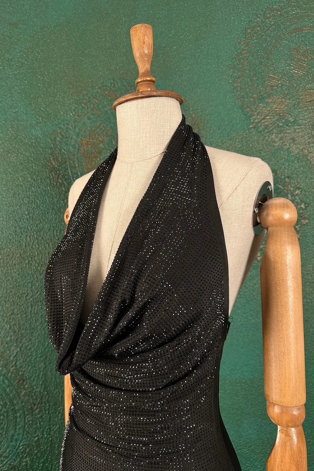 Boyundan Bağlamalı Taşlı Elbise