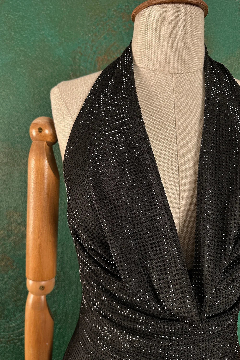 Boyundan Bağlamalı Taşlı Elbise