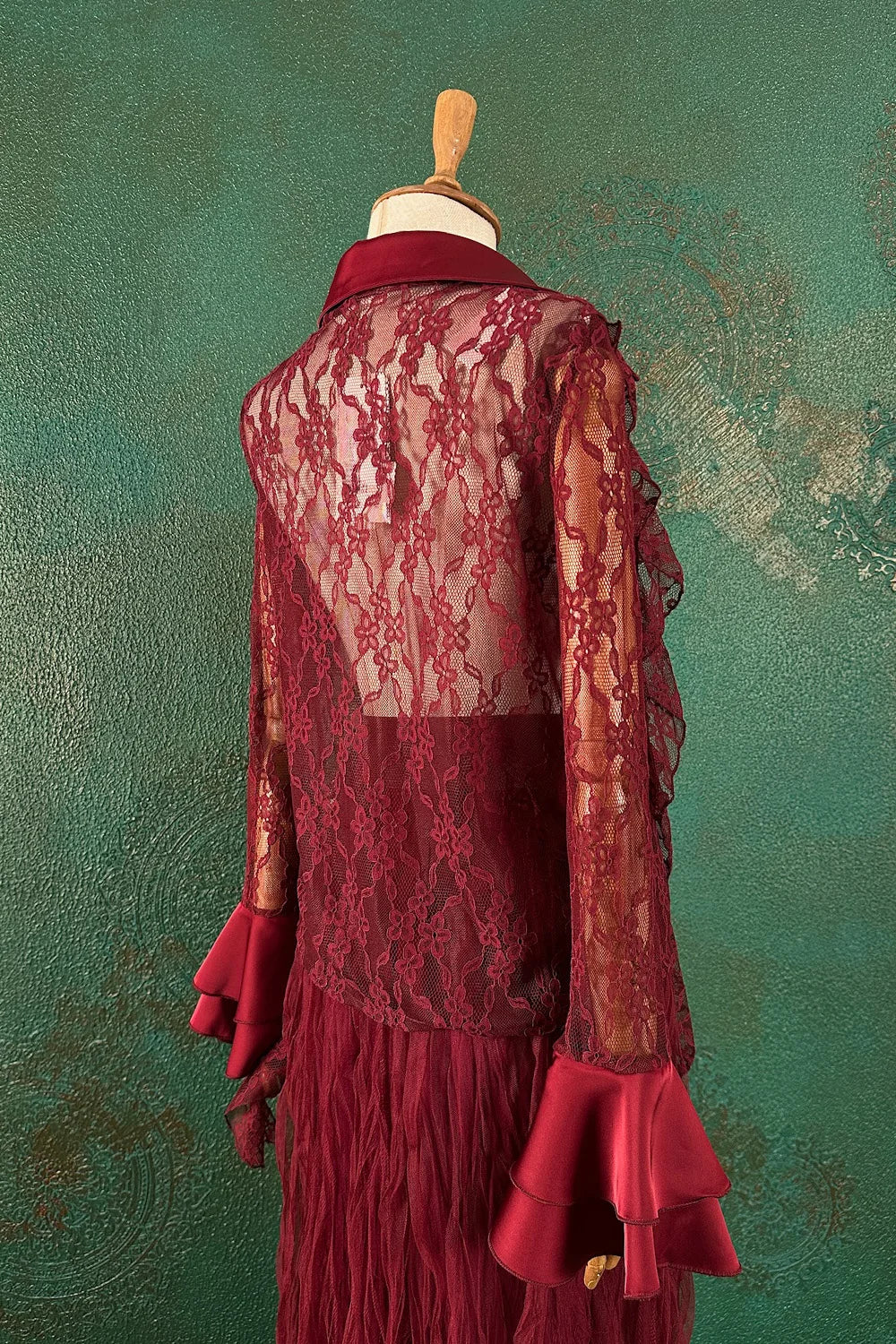 Saten Detaylı Dantel Gömlek