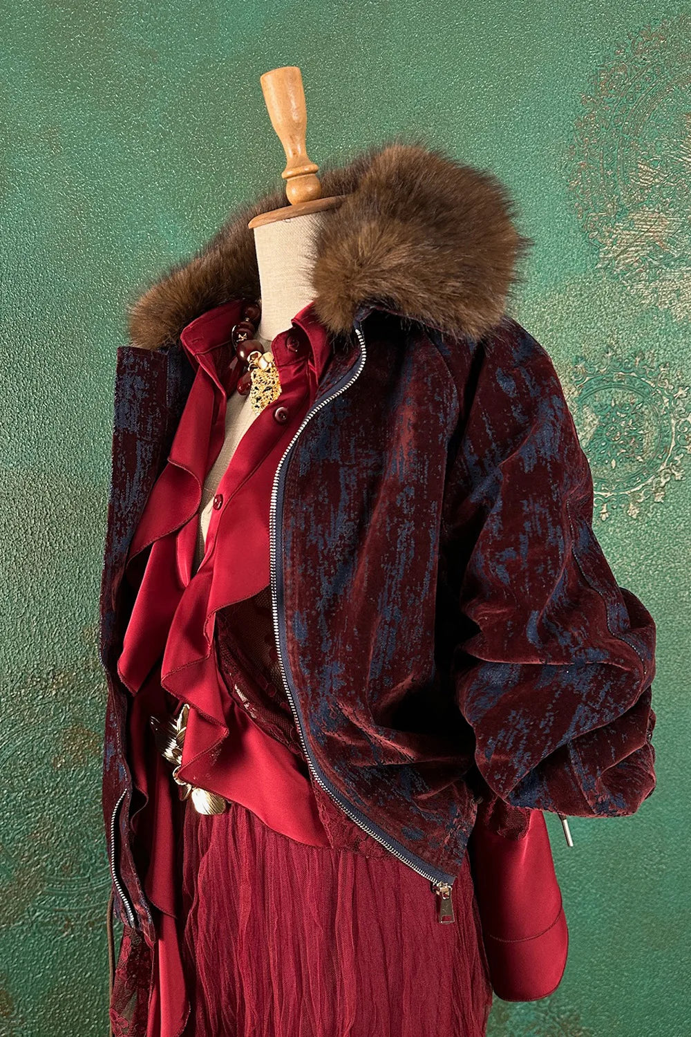 Kadife Gölgeli Mont