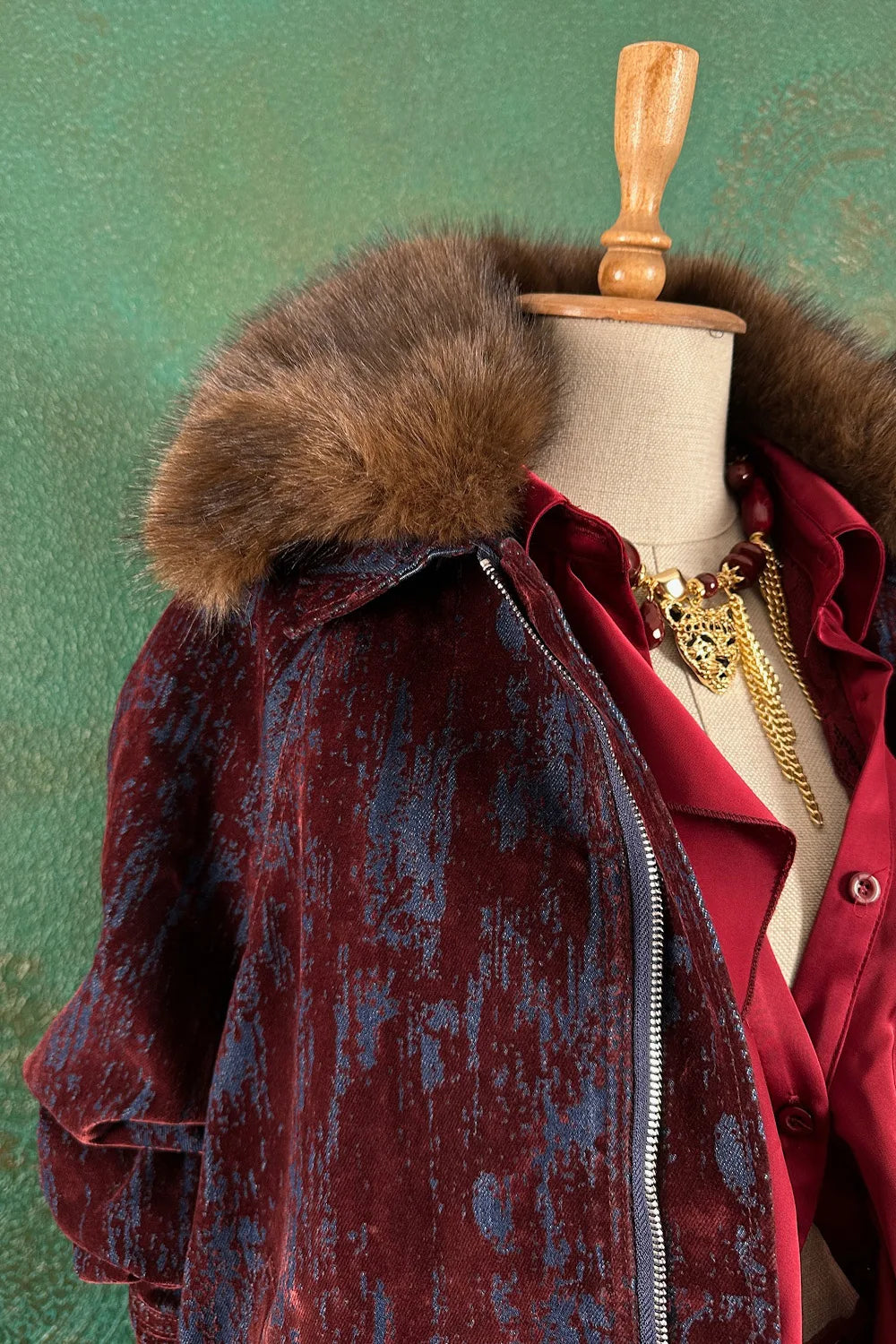 Kadife Gölgeli Mont