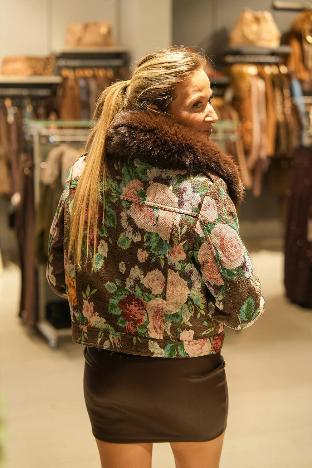 Çiçek Desenli Kısa Mont