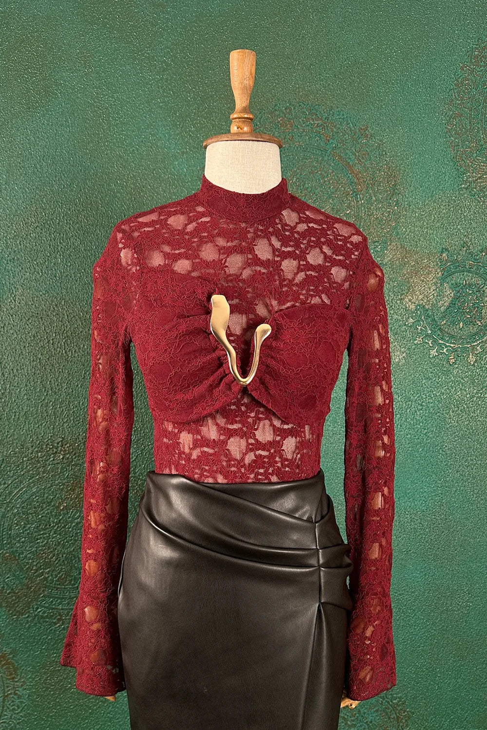 Aksesuar Detaylı Dantel Body