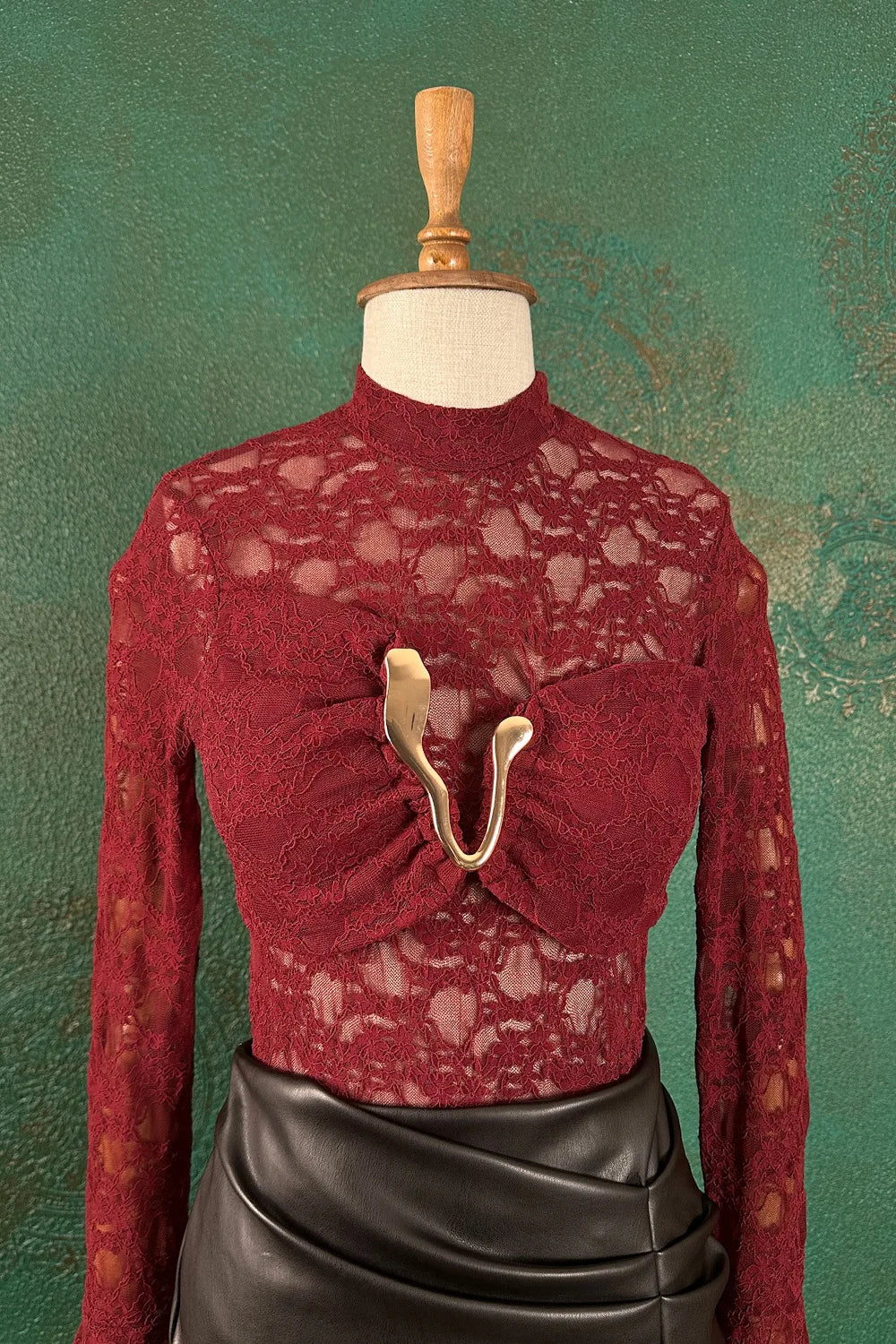 Aksesuar Detaylı Dantel Body