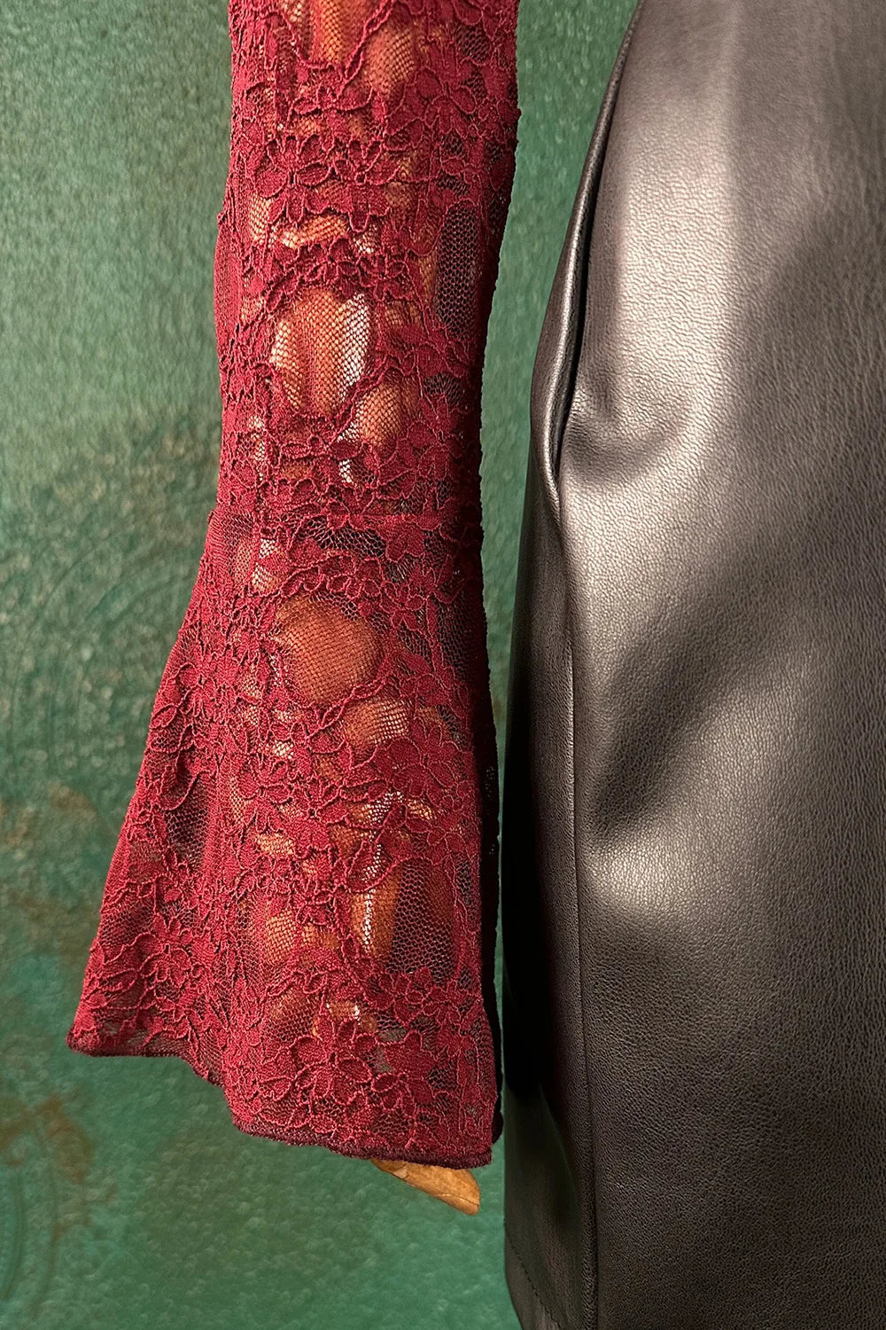 Aksesuar Detaylı Dantel Body