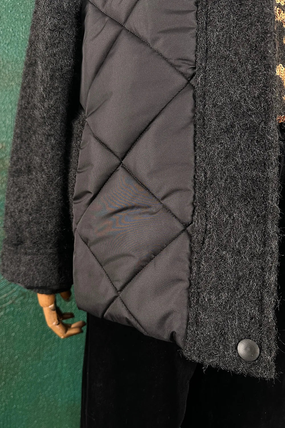 Buklet Detaylı Kapitone Mont