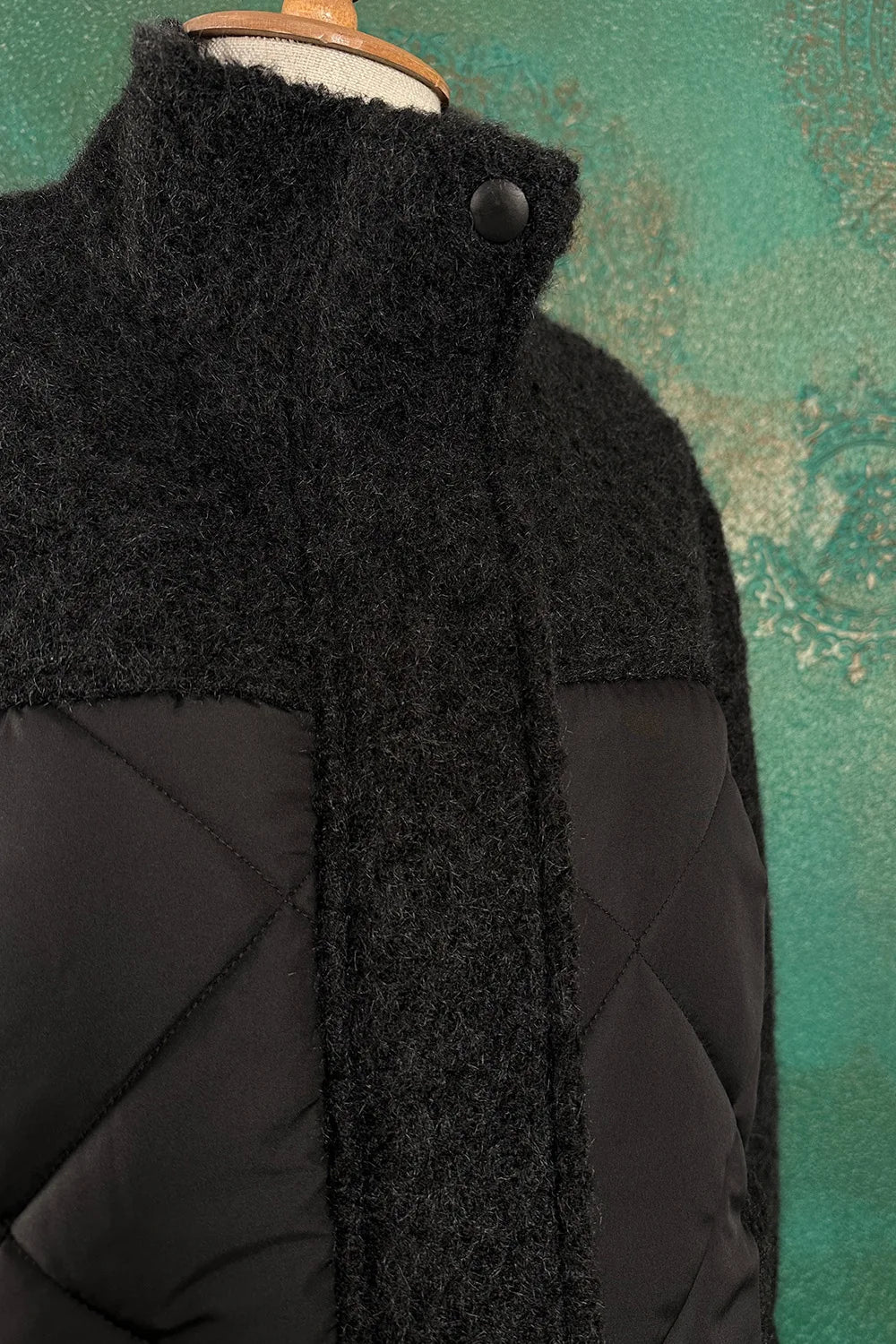 Buklet Detaylı Kapitone Mont