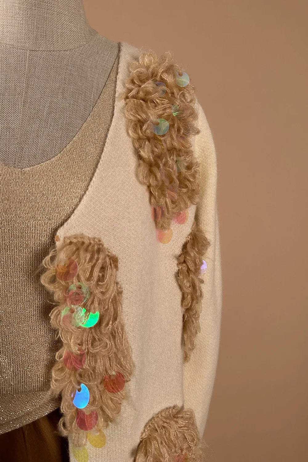 Payet İşlemeli Hırka