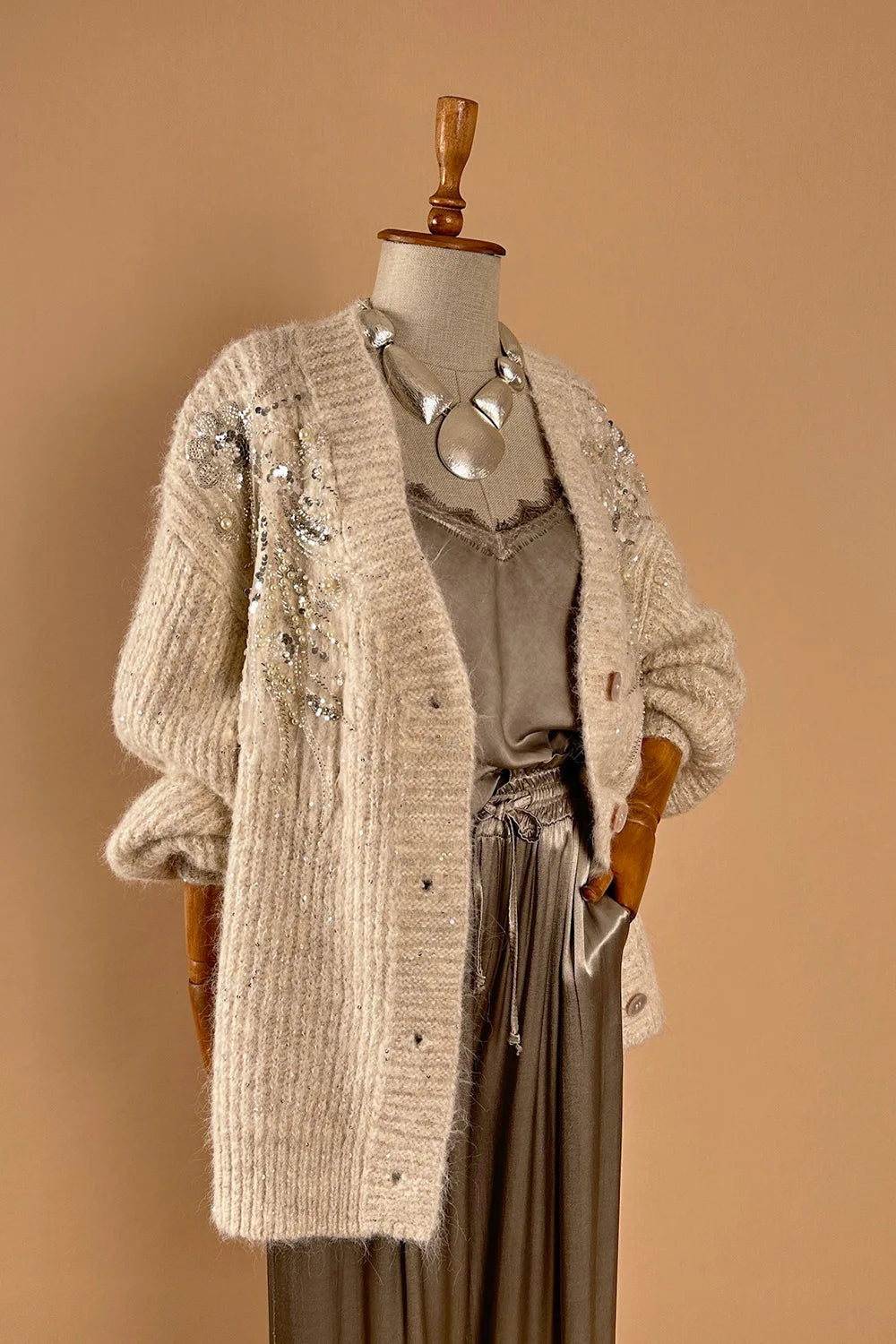 Pul İşlemeli Simli Şık Hırka