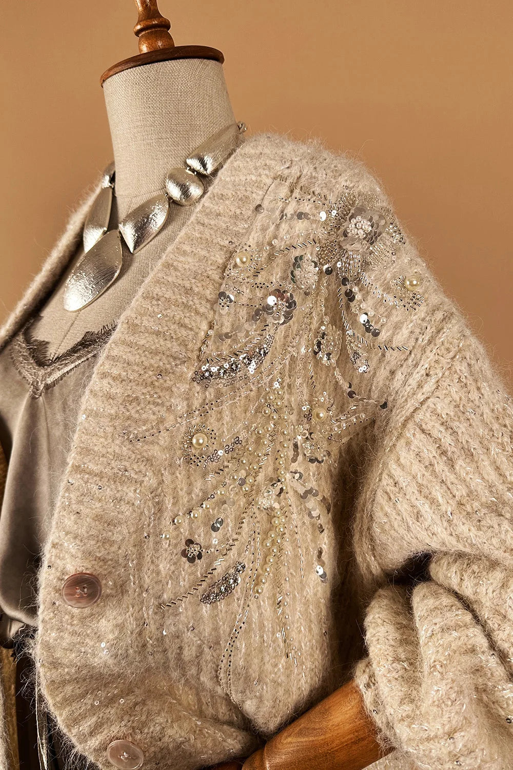 Pul İşlemeli Simli Şık Hırka