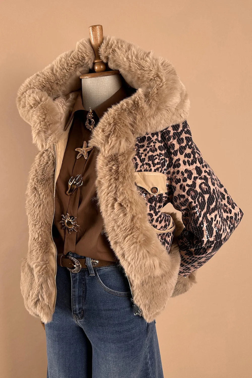 Payet İşlemeli Kürklü Mont