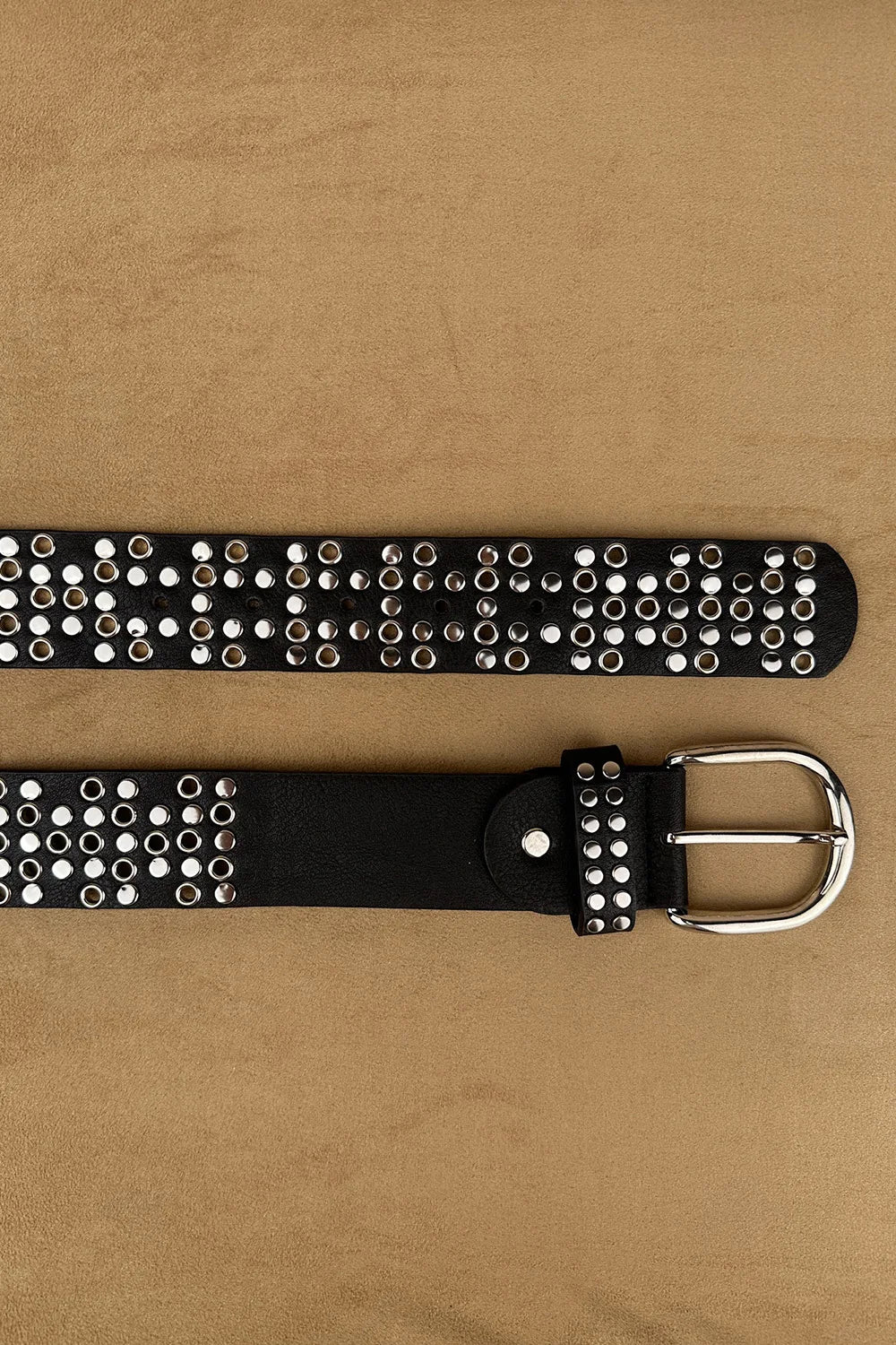 Metalik Zımba Detaylı Kemer