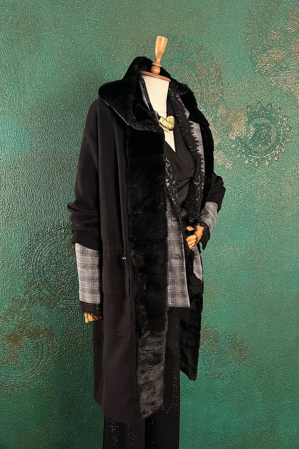 Kürk Detaylı Uzun Triko Ceket