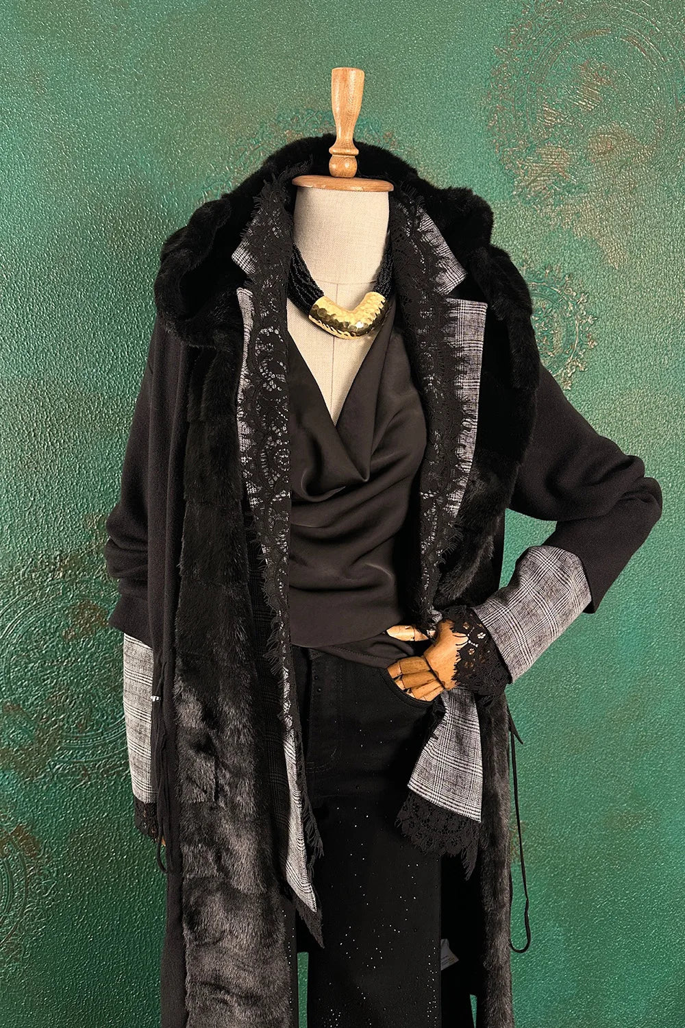 Kürk Detaylı Uzun Triko Ceket