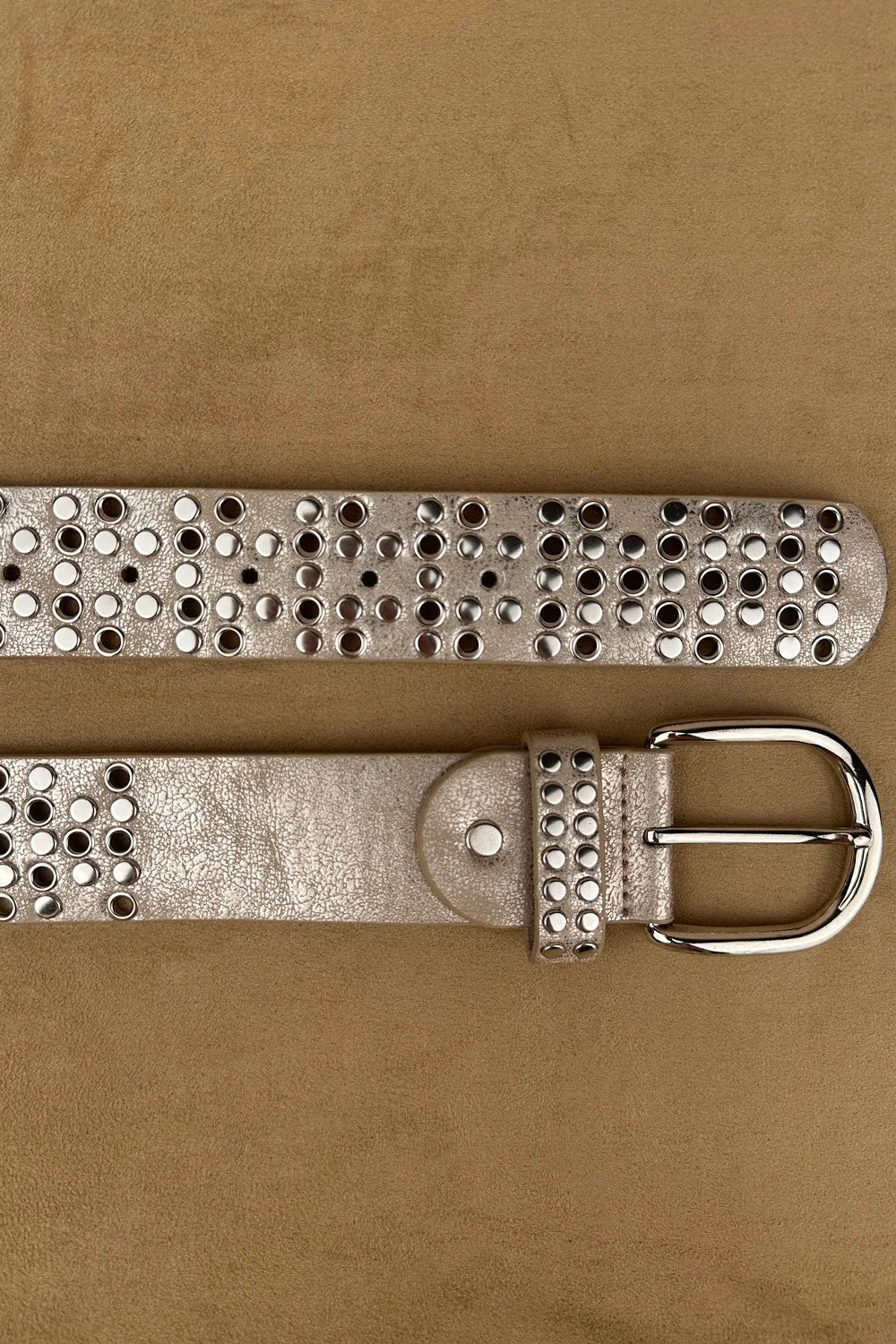 Metalik Zımba Detaylı Kemer