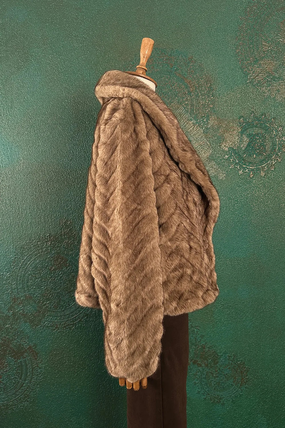 Dokulu Kısa Kürk Kaban