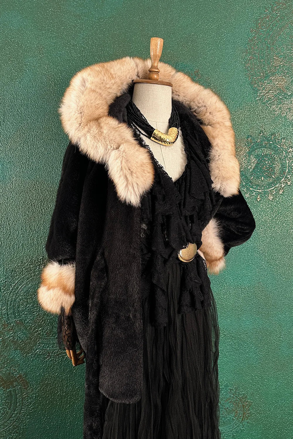 Kapüşonlu Kısa Alcantara Kürk