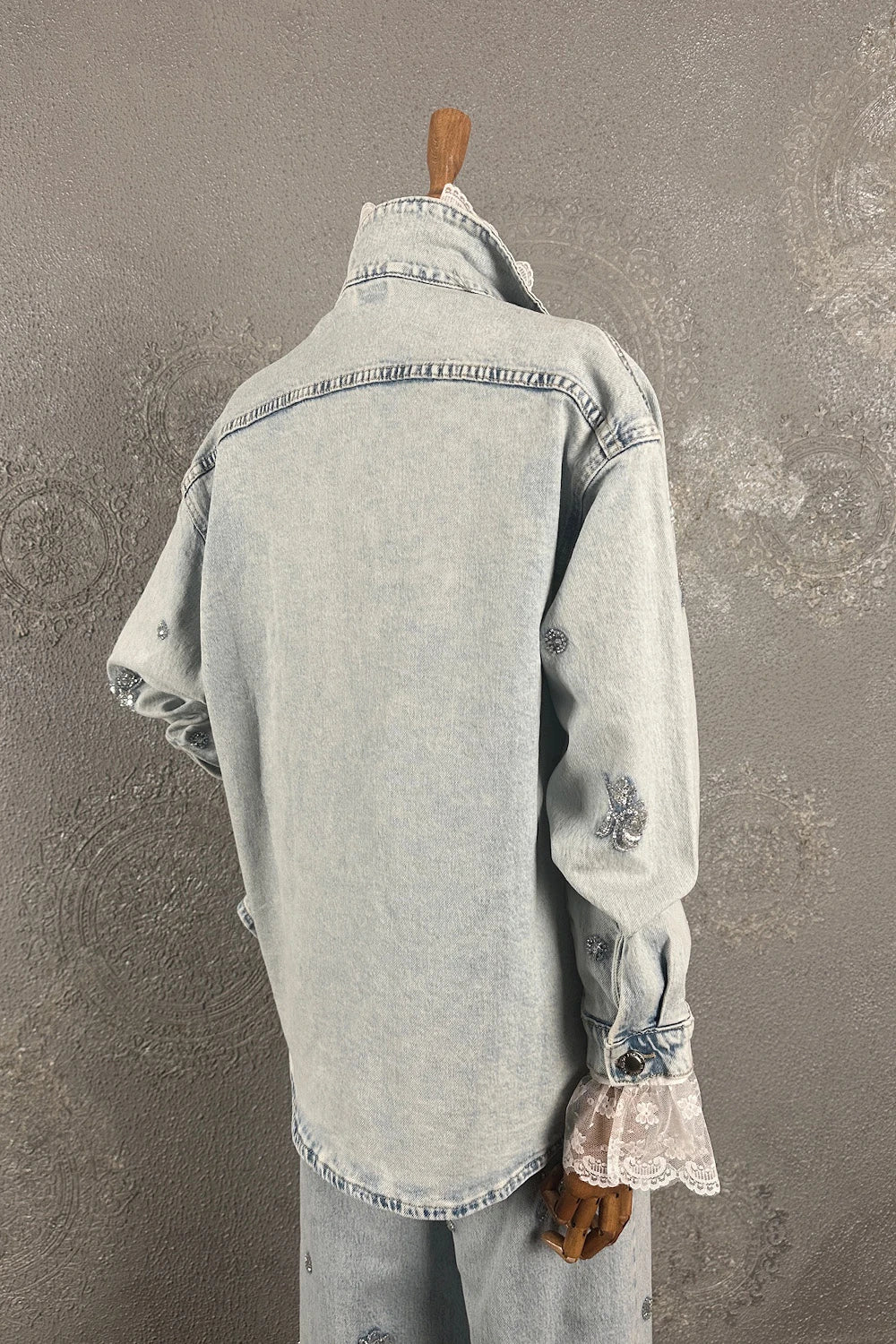 Boncuk İşlemeli Denim Gömlek