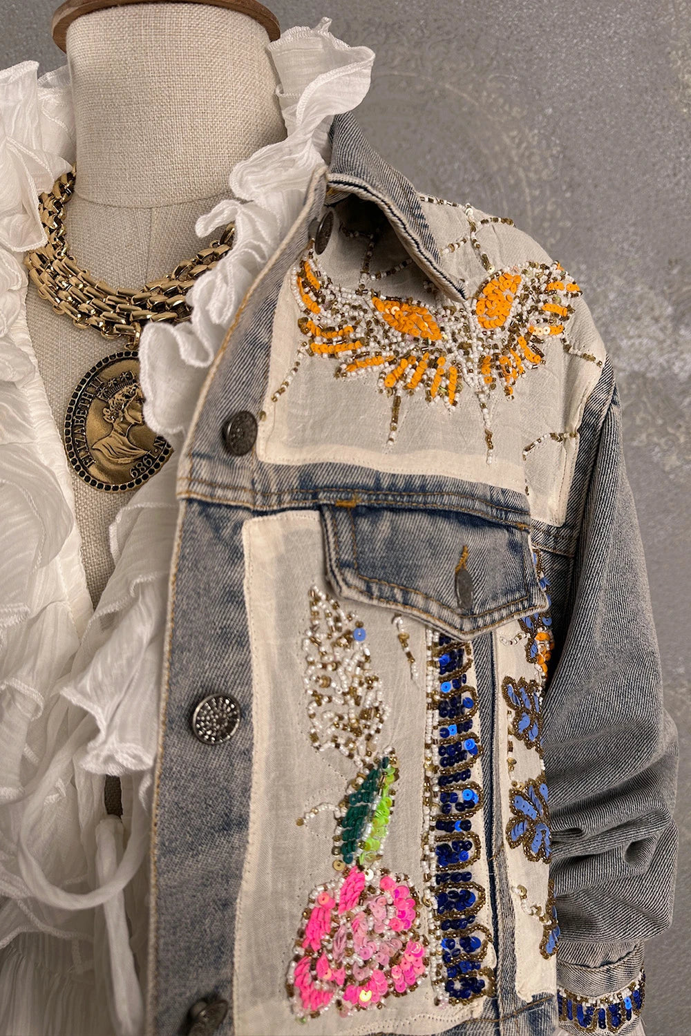 Payet İşlemeli Crop Denim Ceket