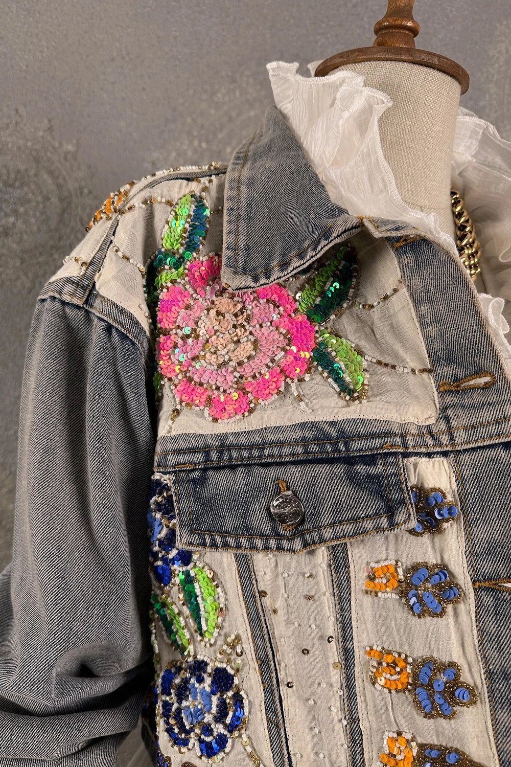 Payet İşlemeli Crop Denim Ceket