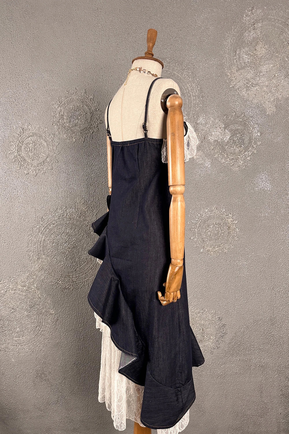 Dantel Detaylı Şık Denim Elbise