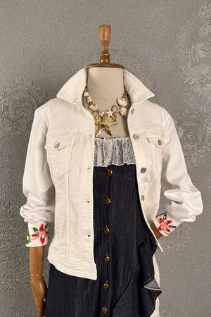 İşlemeli Beyaz Denim Ceket