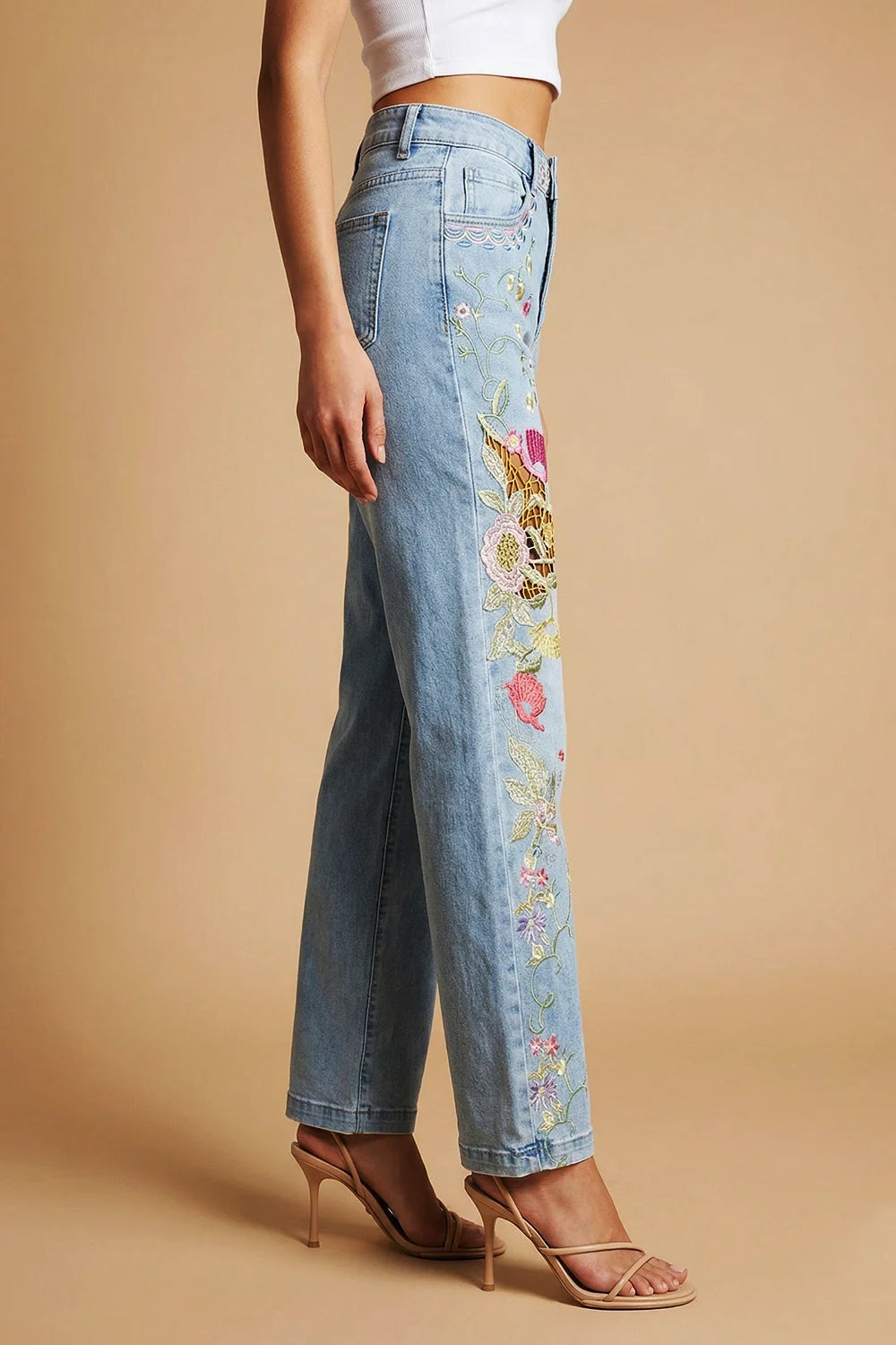 Çiçek Nakışlı Jean