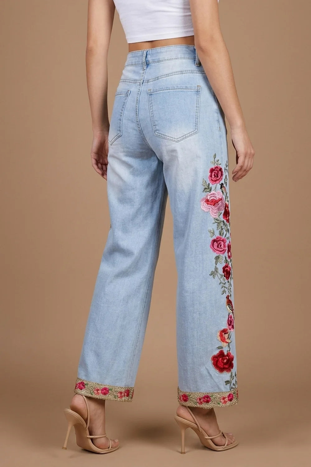 Çiçek Nakışlı Cropped Jean