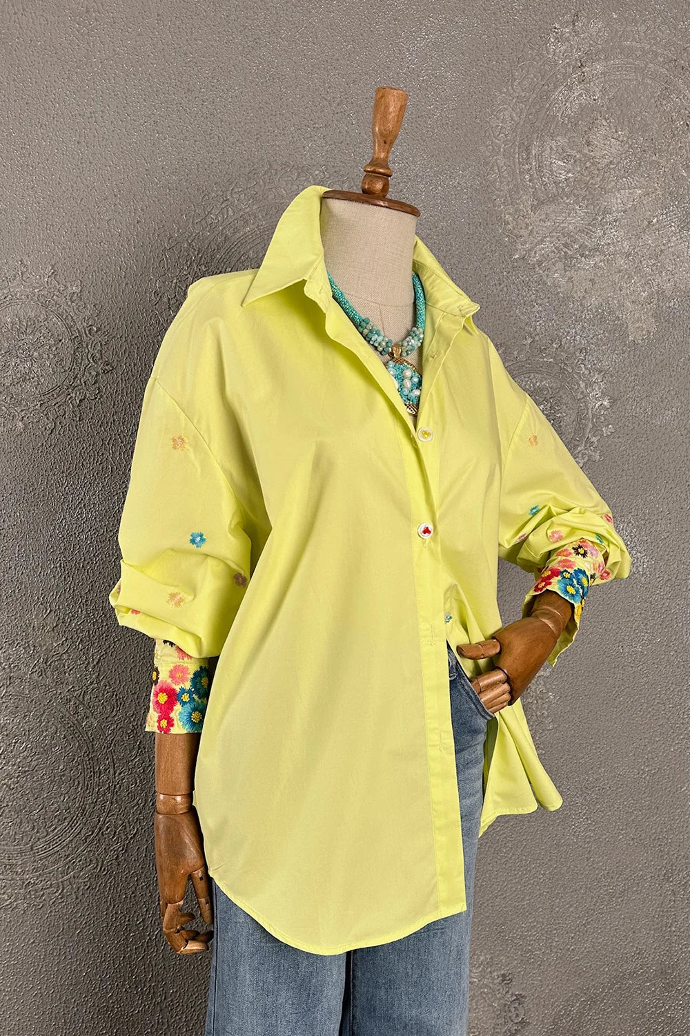 Çiçek Nakışlı Oversize Gömlek