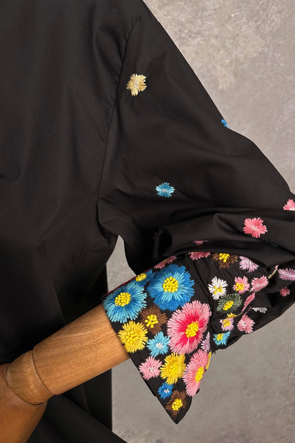 Çiçek Nakışlı Oversize Gömlek