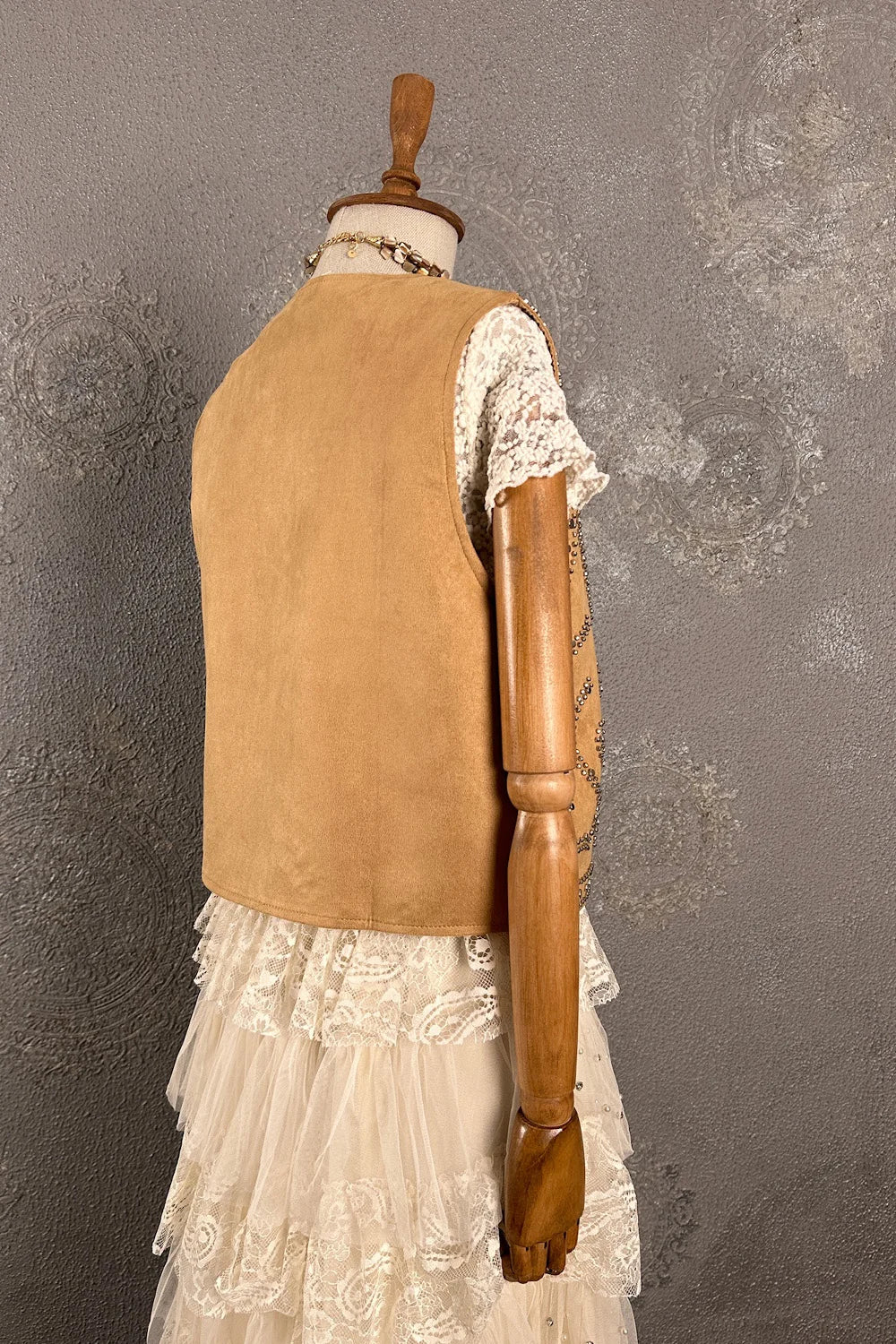 Zımbalı Nubuk Yelek