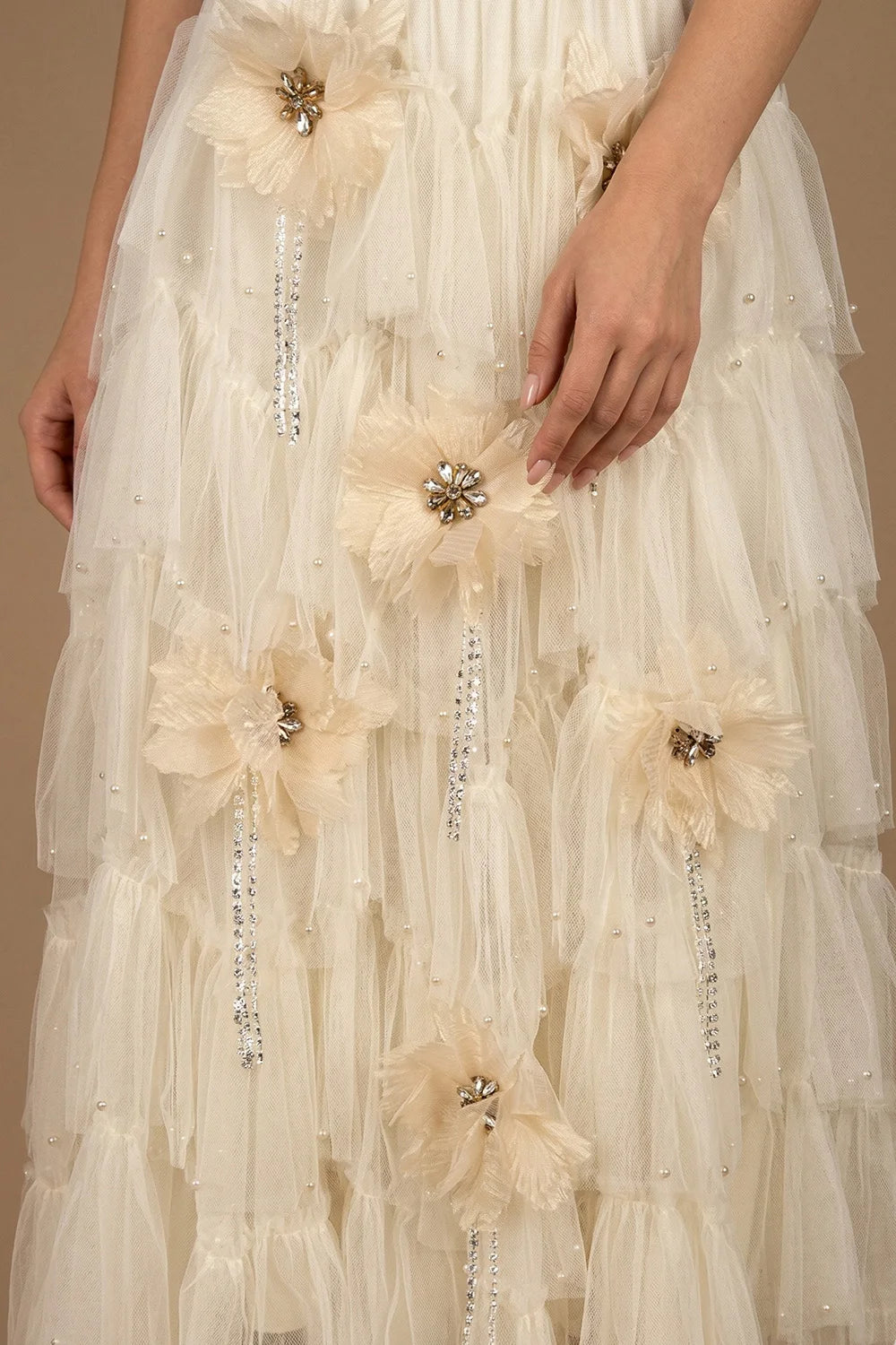 Çiçek Aplikeli Kat Kat Tül Etek